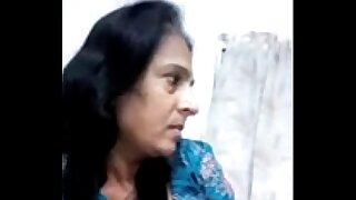 Indian Desi aunty oustandingly blowjob to neighbour uncel at bedroom - Wowmoyback
