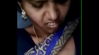 VID-20190502-PV0001-Kudalnagar (IT) Tamil 32 yrs old married beautiful, hot and sexy housewife aunty Mrs. Vijayalakshmi showing her boobs to her 19 yrs old bachelor neighbour dear boy sex porn video